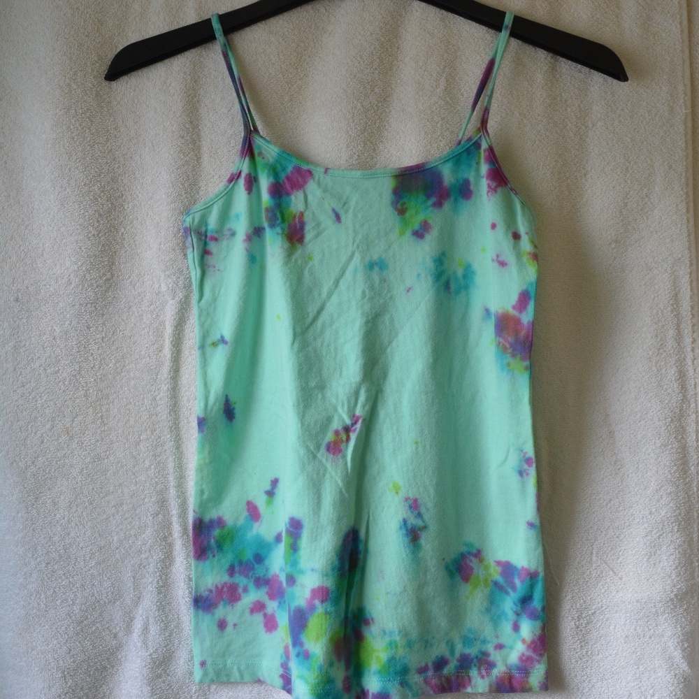 No Boundaries Tie-Dye Camisole Tank Top Medium